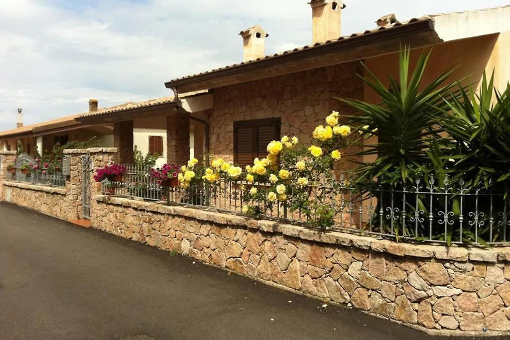 アリエントゥBella Casa Con Giardino A 10 Minuti Dal Mareアパートメント